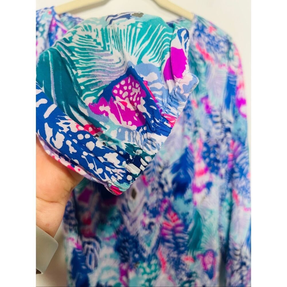 Lilly Pulitzer Willa Top in Quill Out Blue Multi Tropical Print Sz Medium 100% R - Picture 4 of 9